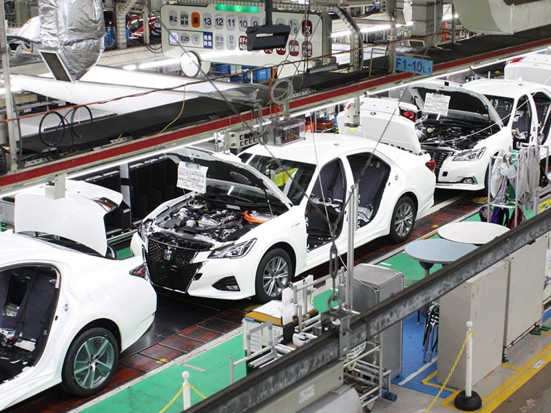 Hơn 100 nhà máy sản xuất ô tô trên thế giới ngừng sản xuất